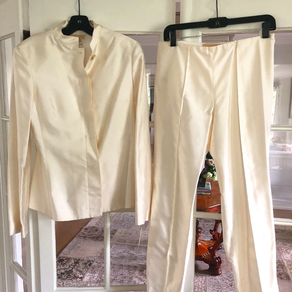Michael Kors Bergdorff Goodman 100% Silk Sz 6 Suit